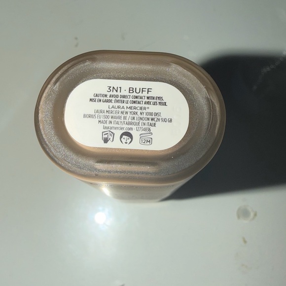Laura Mercier Foundation - 3N1 Buff - Picture 2 of 3